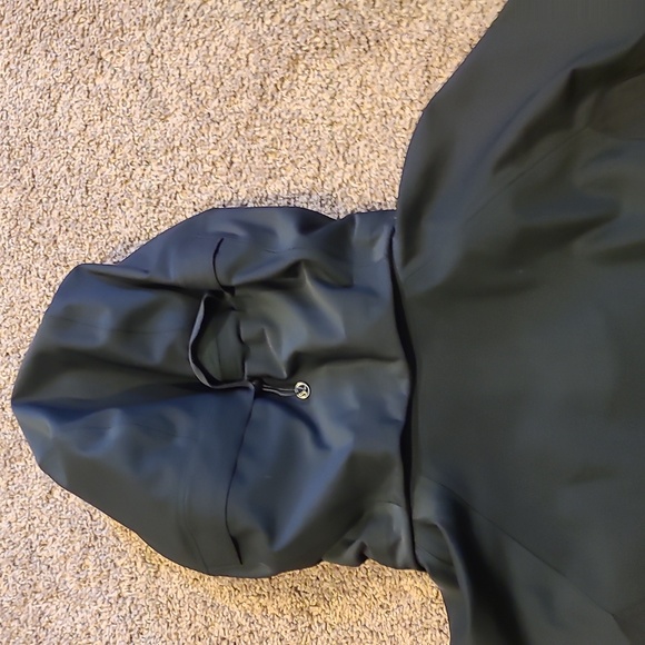 Lululemon waterproof rain jacket black size 6 - Picture 8 of 8